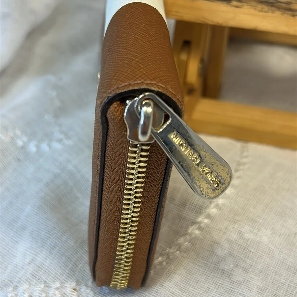 Michael Kors excellent leather large wallet